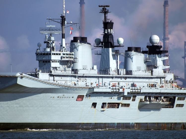 HMS Illustrious (R06) FileHMS Illustrious R06 at Port of Amsterdam 02Mar2009 p4JPG