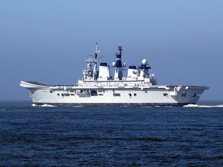 HMS Illustrious (R06) FileHMS Illustrious R06 at Port of Amsterdam 02Mar2009 p8JPG