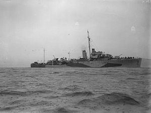 HMS Lowestoft (U59) httpsuploadwikimediaorgwikipediacommonsthu