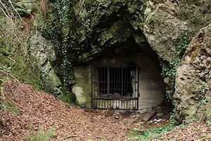 Hohlgangsanlage tunnels, Jersey httpsuploadwikimediaorgwikipediacommonsthu