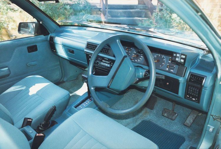 Holden Commodore (VL)