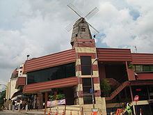Holland Village, Singapore httpsuploadwikimediaorgwikipediacommonsthu