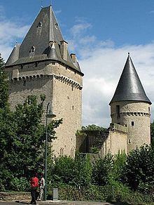 Hollenfels Castle httpsuploadwikimediaorgwikipediacommonsthu