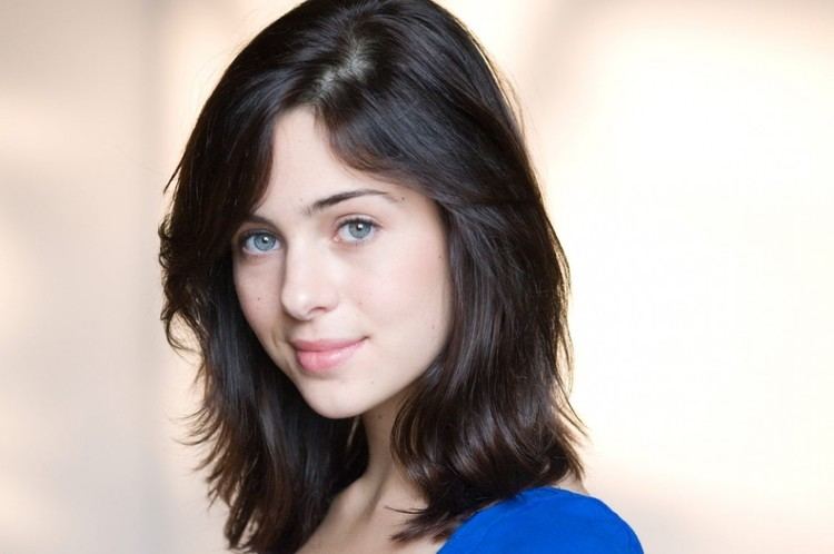 Holly Deveaux Holly Deveaux pictures and photos