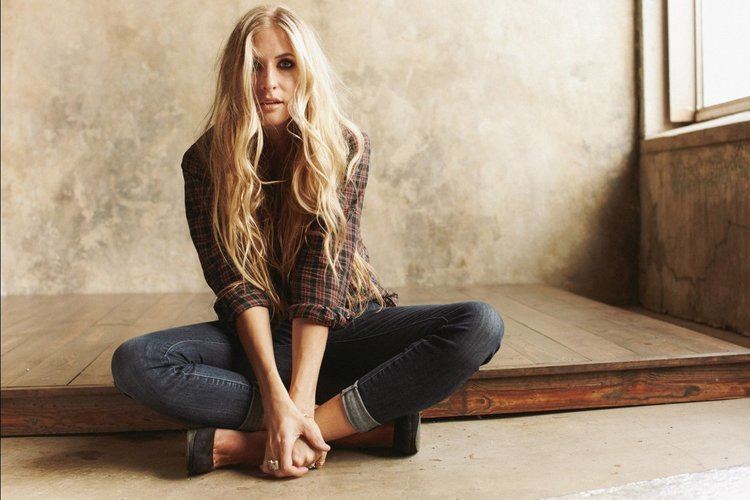 Holly Williams Holly Williams New Music And Songs