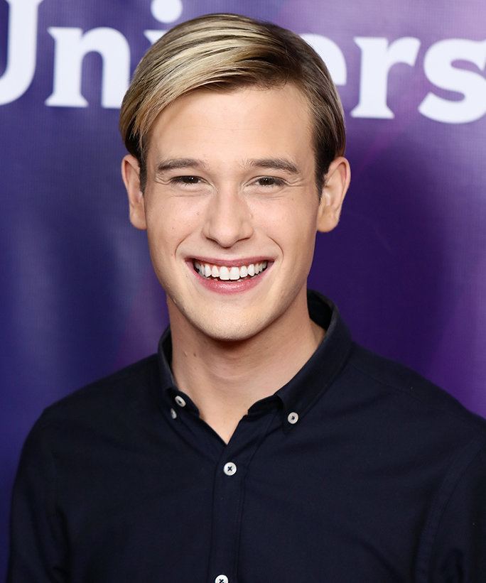 Hollywood Medium with Tyler Henry Who Is Tyler Henry Meet the Hollywood Medium Star InStylecom