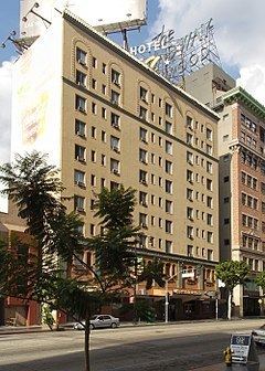 Hollywood Plaza Hotel httpsuploadwikimediaorgwikipediacommonsthu