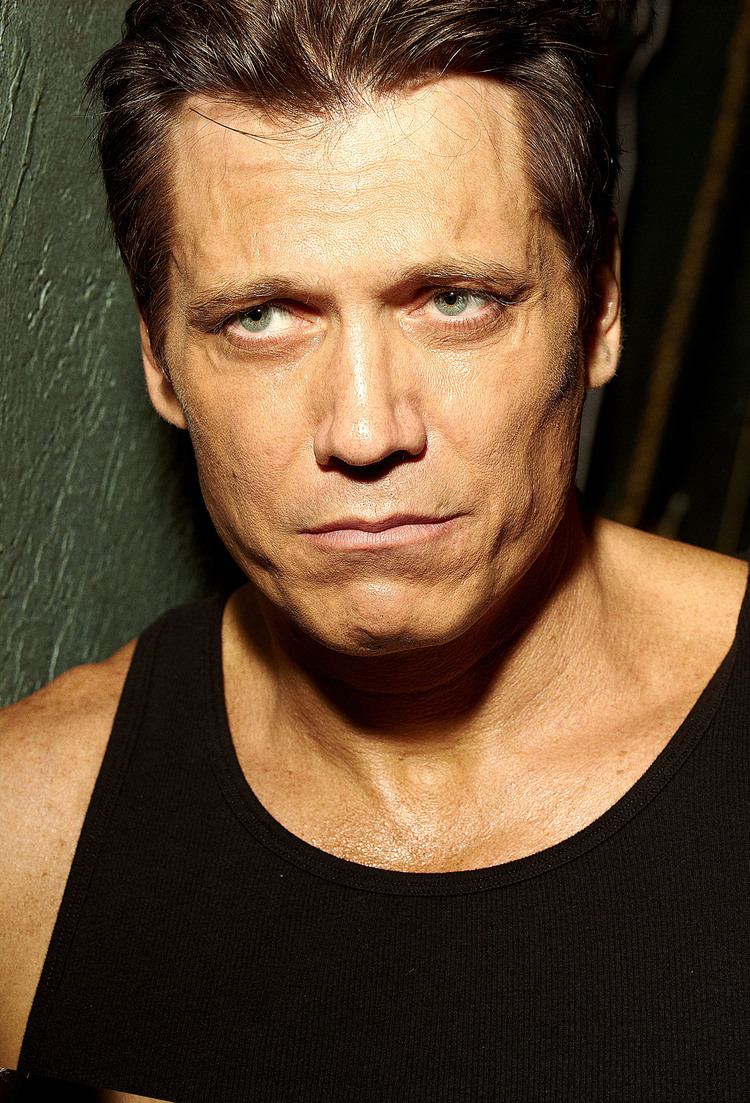 Holt McCallany Holt McCallany and Warren Leight LIGHTS OUT Interview