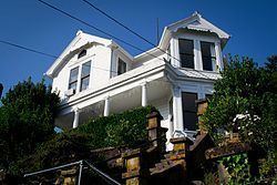Holt–Saylor–Liberto House httpsuploadwikimediaorgwikipediacommonsthu