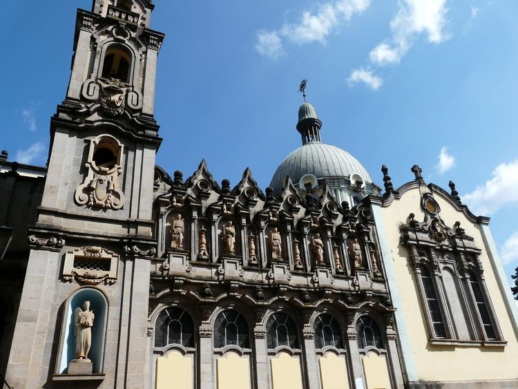 Holy Trinity Cathedral (Addis Ababa) httpsuploadwikimediaorgwikipediacommonsff