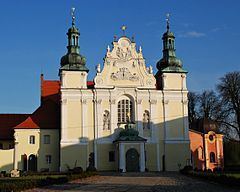 Holy Trinity Church, Strzelno httpsuploadwikimediaorgwikipediacommonsthu