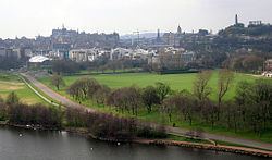 Holyrood, Edinburgh httpsuploadwikimediaorgwikipediacommonsthu