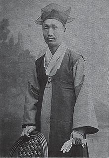 Hong Jong-u httpsuploadwikimediaorgwikipediacommonsthu