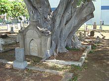 Honolulu Catholic Cemetery httpsuploadwikimediaorgwikipediacommonsthu