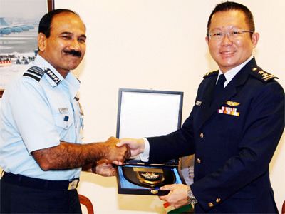 Hoo Cher Mou Singapore39s Air Force chief Major General Hoo Cher Mou