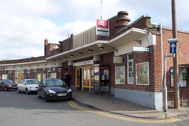 Horsham railway station