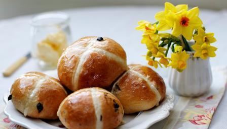 Hot cross bun BBC Food Recipes Hot cross buns