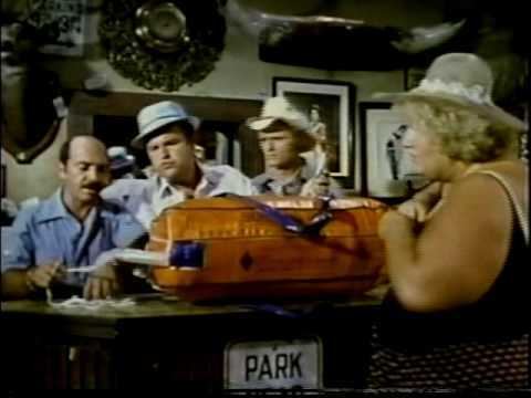 Hot Stuff (1979 film) HOT STUFF 1979 Keep It Loose montage Jerry Reed Dom Deluise