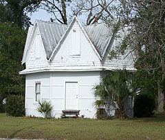 House of the Seven Gables (Mayo, Florida) httpsuploadwikimediaorgwikipediacommonsthu
