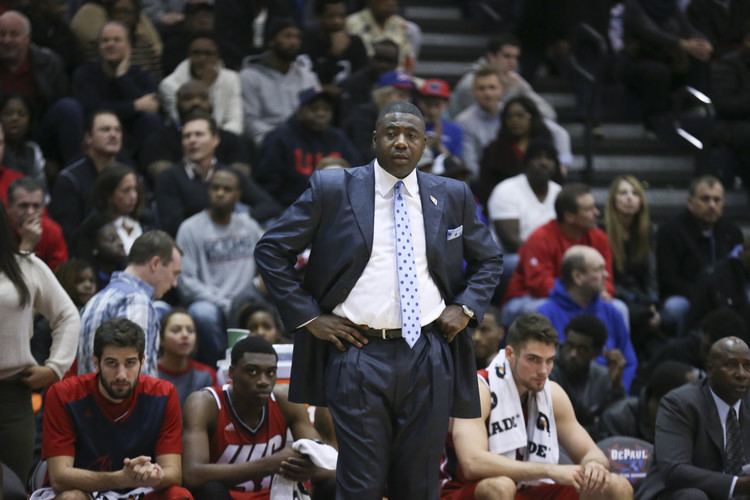 Howard Moore Howard Moore out as UIC basketball coach Chicago Tribune