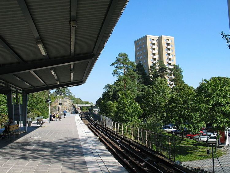 Hässelby gård metro station