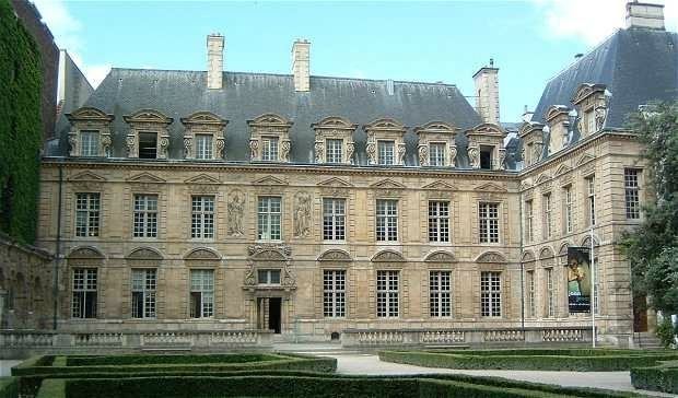Hôtel d'Aumont Escapade propose par l39association 39Poupes d39hier et d39aujourd39hui