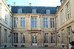 Hôtel de Guénégaud httpsuploadwikimediaorgwikipediacommonsthu
