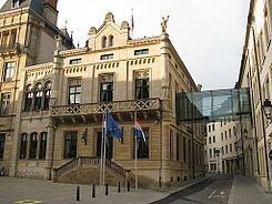 Hôtel de la Chambre httpsuploadwikimediaorgwikipediacommonsthu