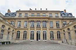 Hôtel du Châtelet httpsuploadwikimediaorgwikipediacommonsthu