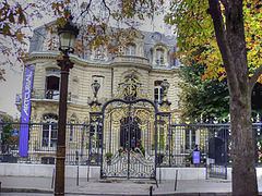 Hôtel Marcel Dassault httpsuploadwikimediaorgwikipediacommonsthu