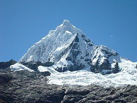 Huaguruncho mountain range httpsuploadwikimediaorgwikipediacommonsthu