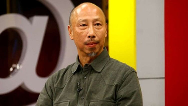 Huang Yi (author) Tributes to Hong Kong martial arts novelist Huang Yi South China