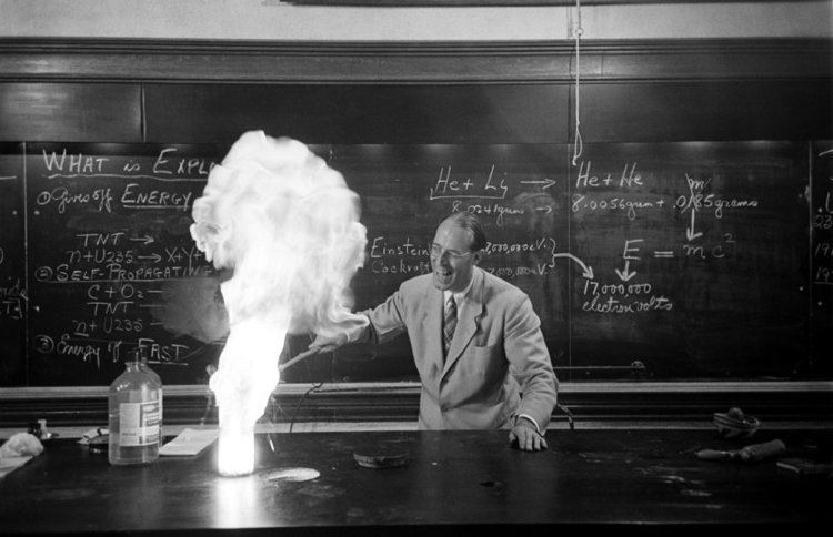 Hubert Alyea Princetons Hubert Alyea The Science Teacher You Wish You Had