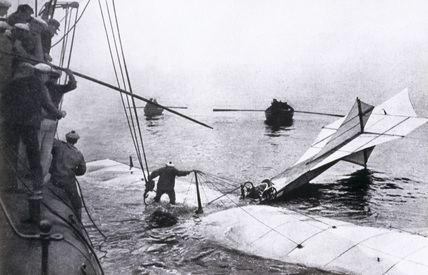 Hubert Latham Hubert Latham39s Antoinette monoplane downed in the English