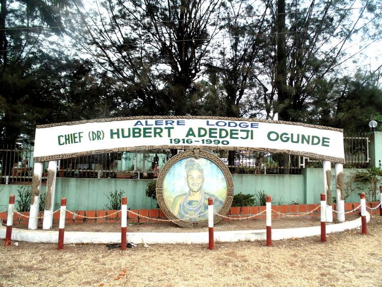 Hubert Ogunde BIOGRAPHY OF CHIEF DR HUBERT ADEDEJI OGUNDE THE DOYEN OF AFRICAN