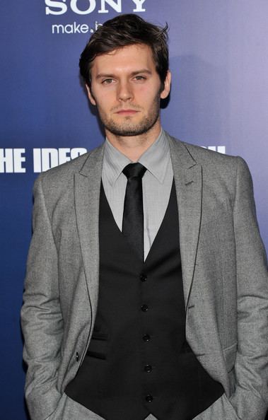 Hugo Becker Hugo Becker Photos quotThe Ides Of Marchquot New York Premiere