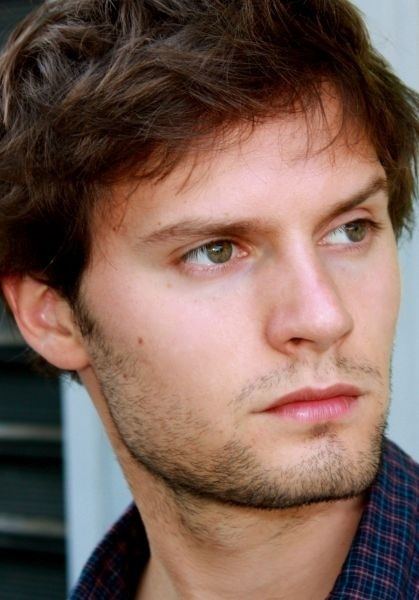 Hugo Becker (actor) hugo becker it39s the french accentand those eyes My