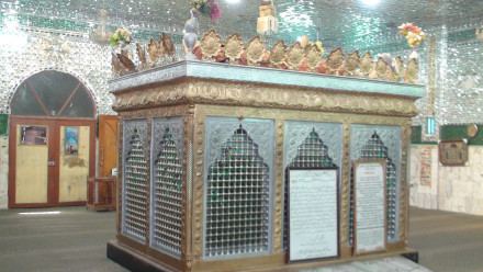 Hujr ibn 'Adi The Grave of the Sahabi Hujr ibn Adi has been desecrated