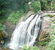 Huluganga Falls httpsuploadwikimediaorgwikipediacommonsthu