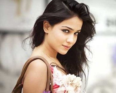 Humaima Malick Humaima Malik Profile Hot Picture Bio Bra size