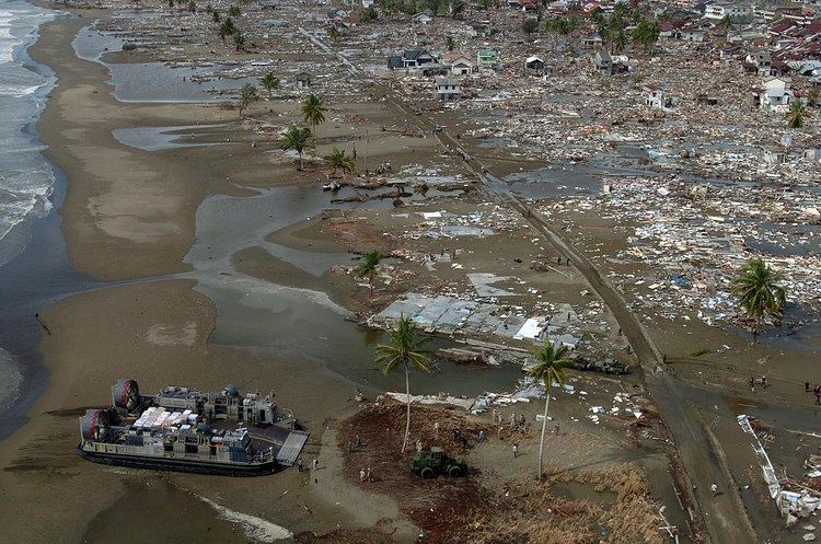 Humanitarian response to the 2004 Indian Ocean earthquake