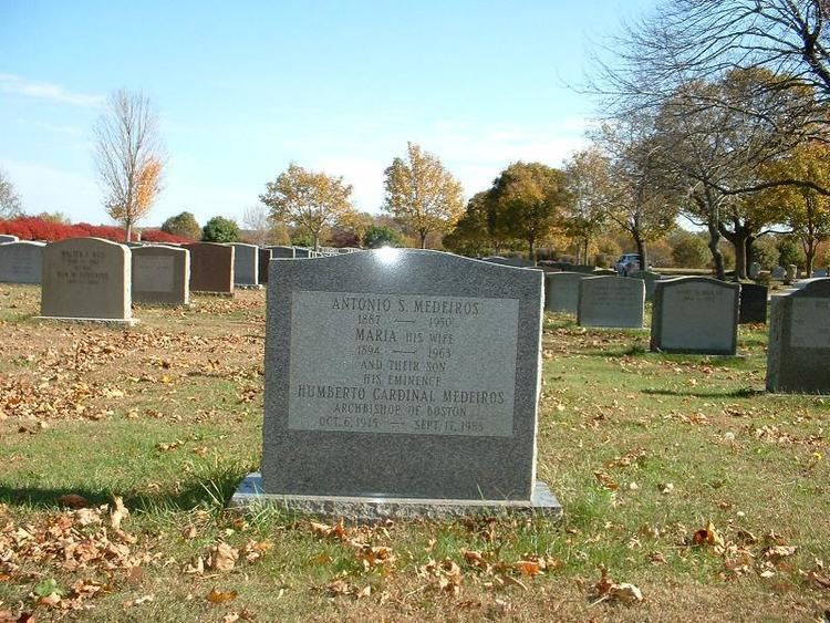 Humberto Sousa Medeiros Cardinal Humberto Sousa Medeiros 1915 1983 Find A Grave Memorial