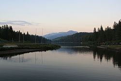 Hume Lake httpsuploadwikimediaorgwikipediacommonsthu