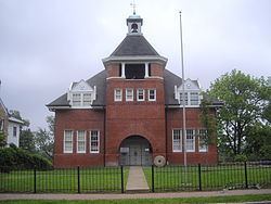 Hume School httpsuploadwikimediaorgwikipediacommonsthu