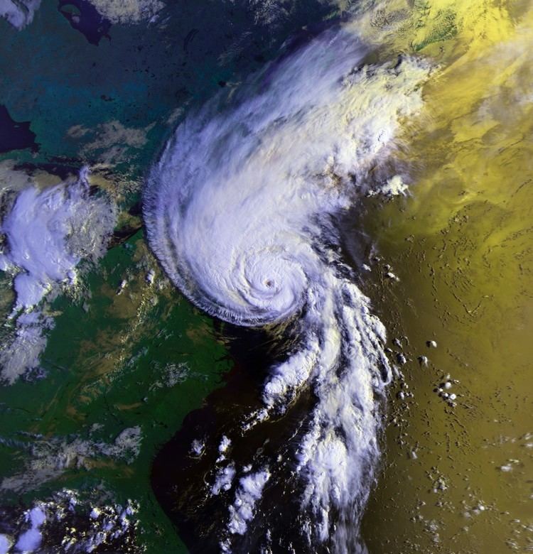 Hurricane Bob httpsuploadwikimediaorgwikipediacommonsaa