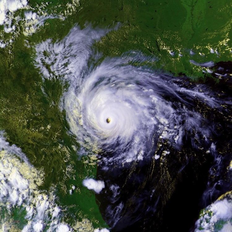 Hurricane Bret uploadwikimediaorgwikipediacommons665Bret2