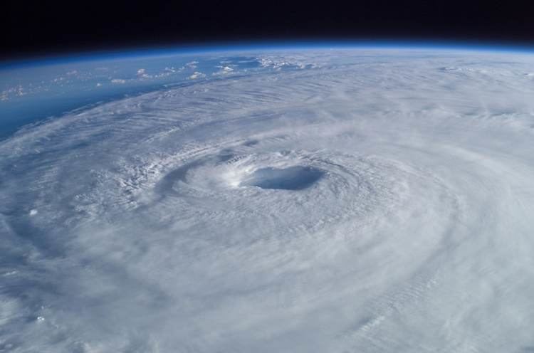 Hurricane Isabel httpsimgwashingtonpostcomblogscapitalweath