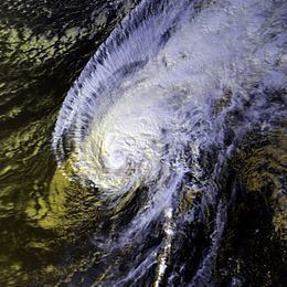 Hurricane Iwa httpsuploadwikimediaorgwikipediacommonsthu