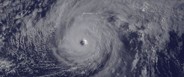 Hurricane Nicole (2016) Thousands Without Power in Bermuda After 39Extremely Dangerous