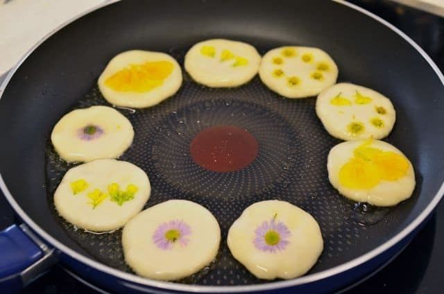 Hwajeon Fresh Flower Rice Pancake Hwajeon Kimchimari